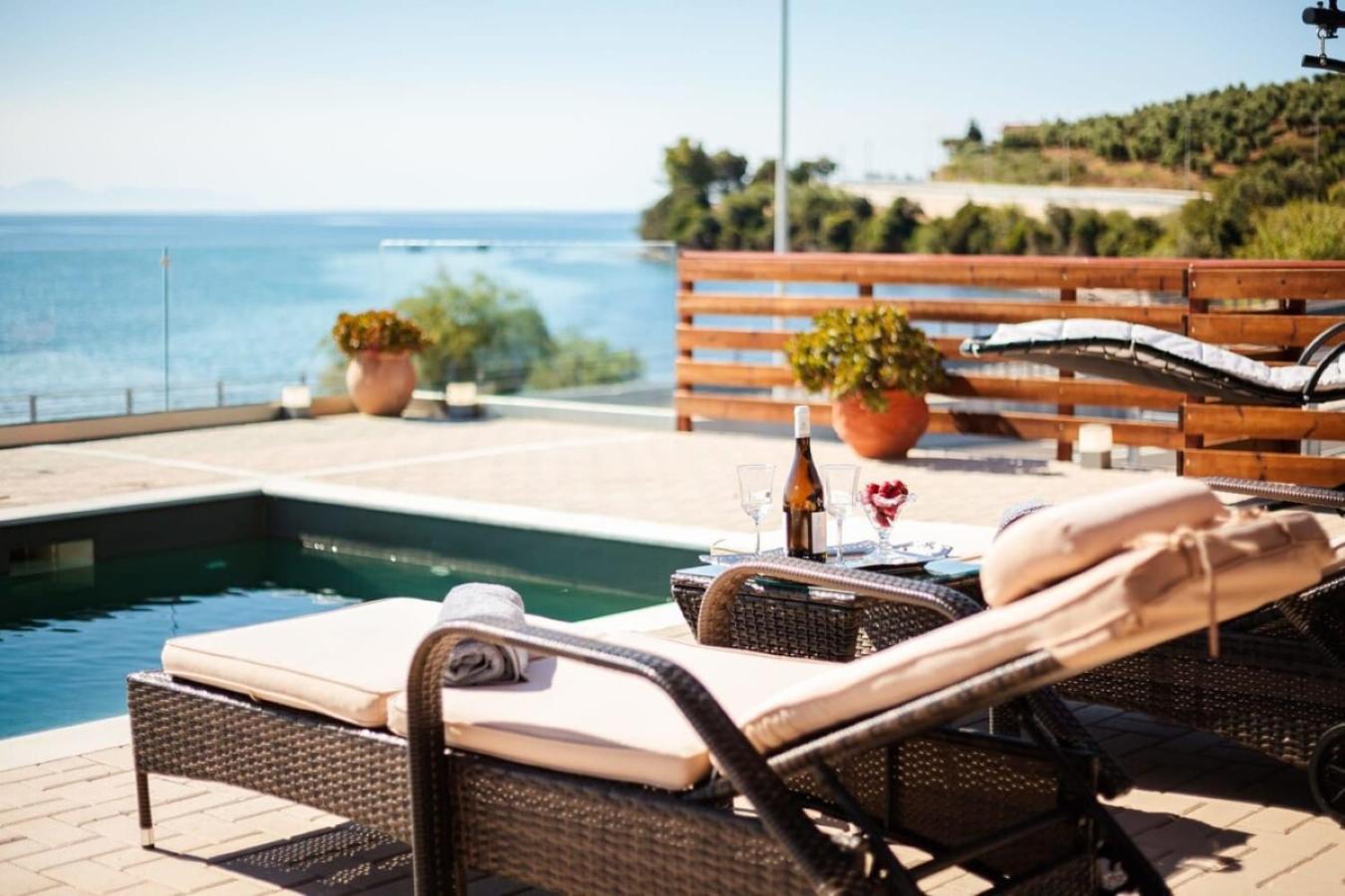 Seaside Summer Bliss - Aurora Luxury Pool Paradise Petalídhion Zewnętrze zdjęcie