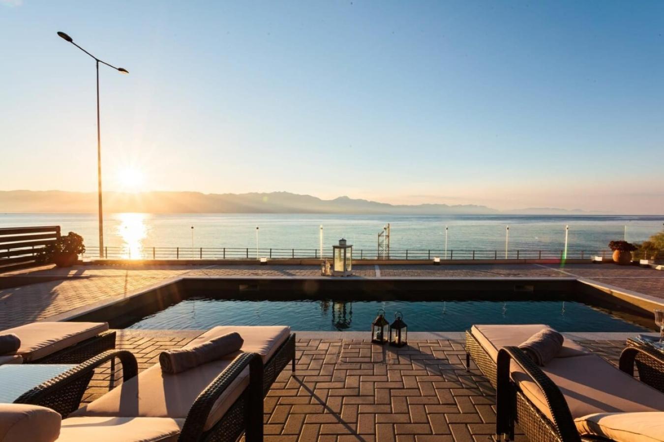 Seaside Summer Bliss - Aurora Luxury Pool Paradise Petalídhion Zewnętrze zdjęcie